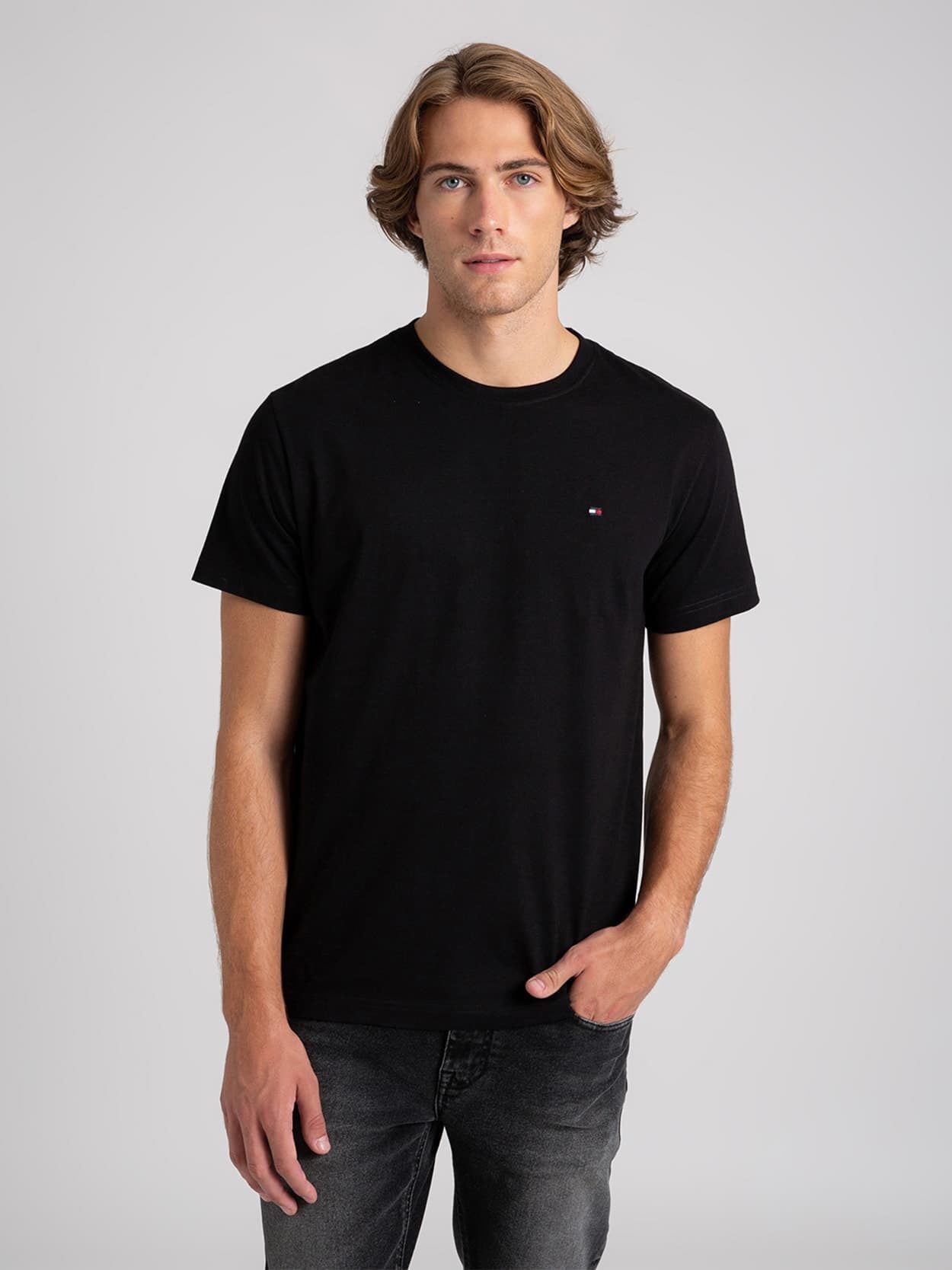 Camiseta Clássica Gola C - Preto