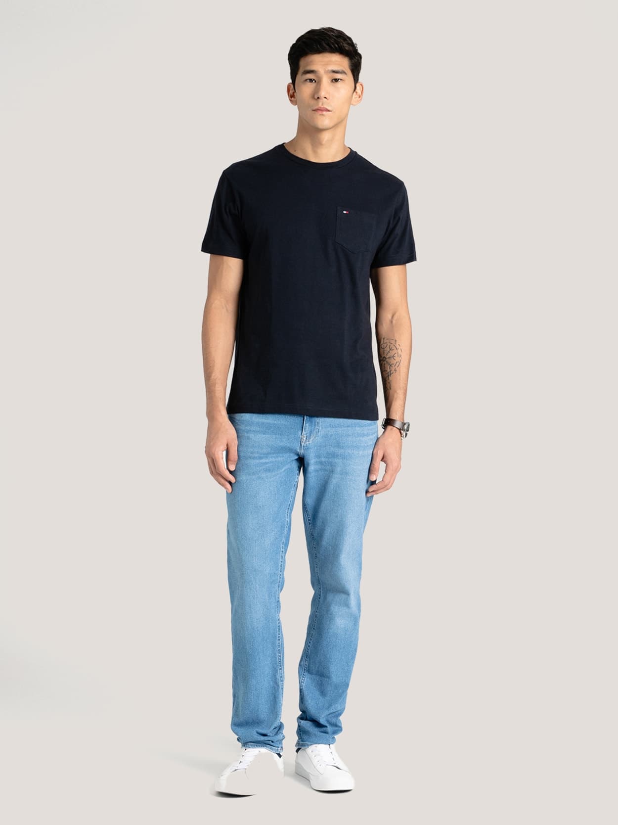 Camiseta Clássica com Bolso - Azul Marinho, vista 2